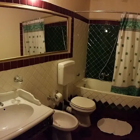 Sara ゲストハウス サンセポルクロ